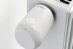 Pomocou termostatickej hlavice Eurotronic Comet Zigbee M30 si elektronicky nastavíte denný alebo týždenný program vykurovania. Kompatibilný so SMART HOME by hornbach (Hornbach) 