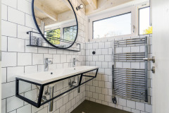 Rekreacni_chata_koupelna_podkrovi1_fotograf_M.Srajer_foto_zdroj_3K_Architects