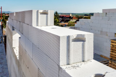 Obvodova-stena-s-tvarnicemi-Ytong