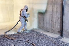 Eko-fasada-aplikacia-PUR-peny