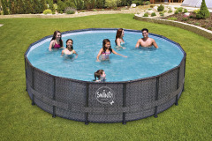 Elegantný rámový bazén Swing Frame ratan sa hodí pre tých, ktorí hľadajú jednoduché riešenie na letné kúpanie. Na zostavenie nepotrebujete žiadne náradie (MOUNTFIELD)