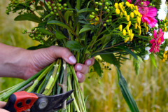 Nemusi-z-vas-rovnou-byt-florista-profesionial-kytice-si-muzete-delat-jen-tak-pro-radost